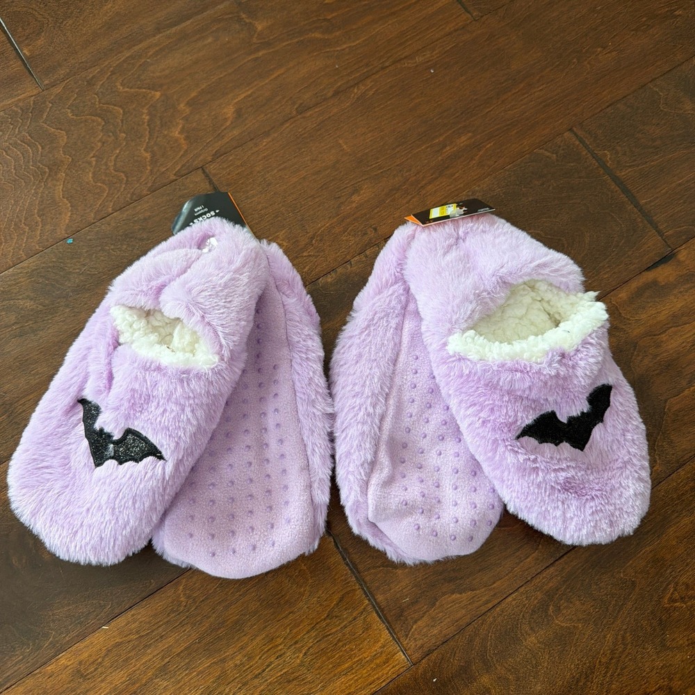 Hyde and Eek Womens Purple Bat Slippers S M 5-7 Grippers Cozy Halloween 2 Pairs